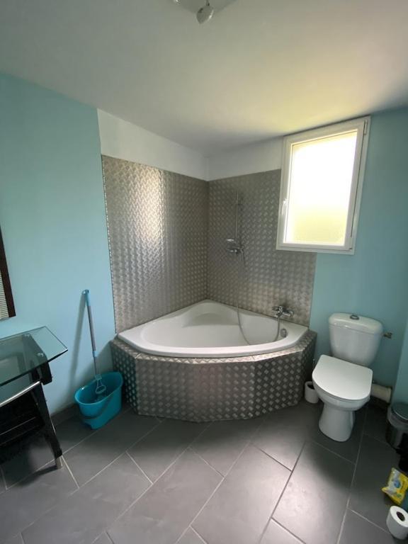 Maison Moderne Avec Piscine Chauffee Dans La Baie Du Mont St Michel 200M2 Yquelon エクステリア 写真
